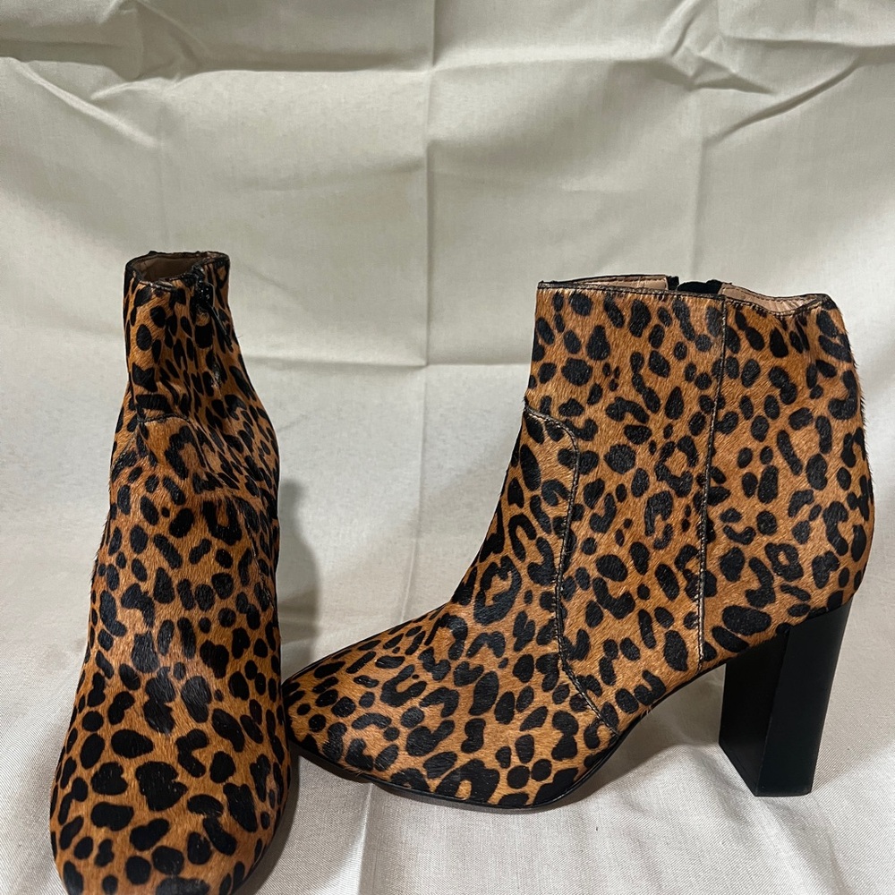 Banana Republic Leopard Print Women's Ankle Boots